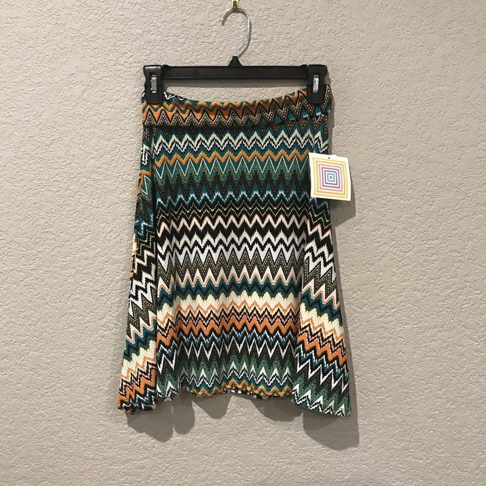 NWT LuLaRoe Chevron Pattern Skirt